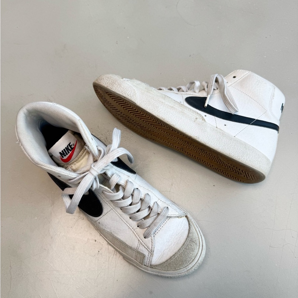 Nike White and Black High-Top Sneakers size 6